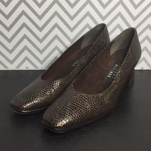 Stuart Weiztman Snake Pumps